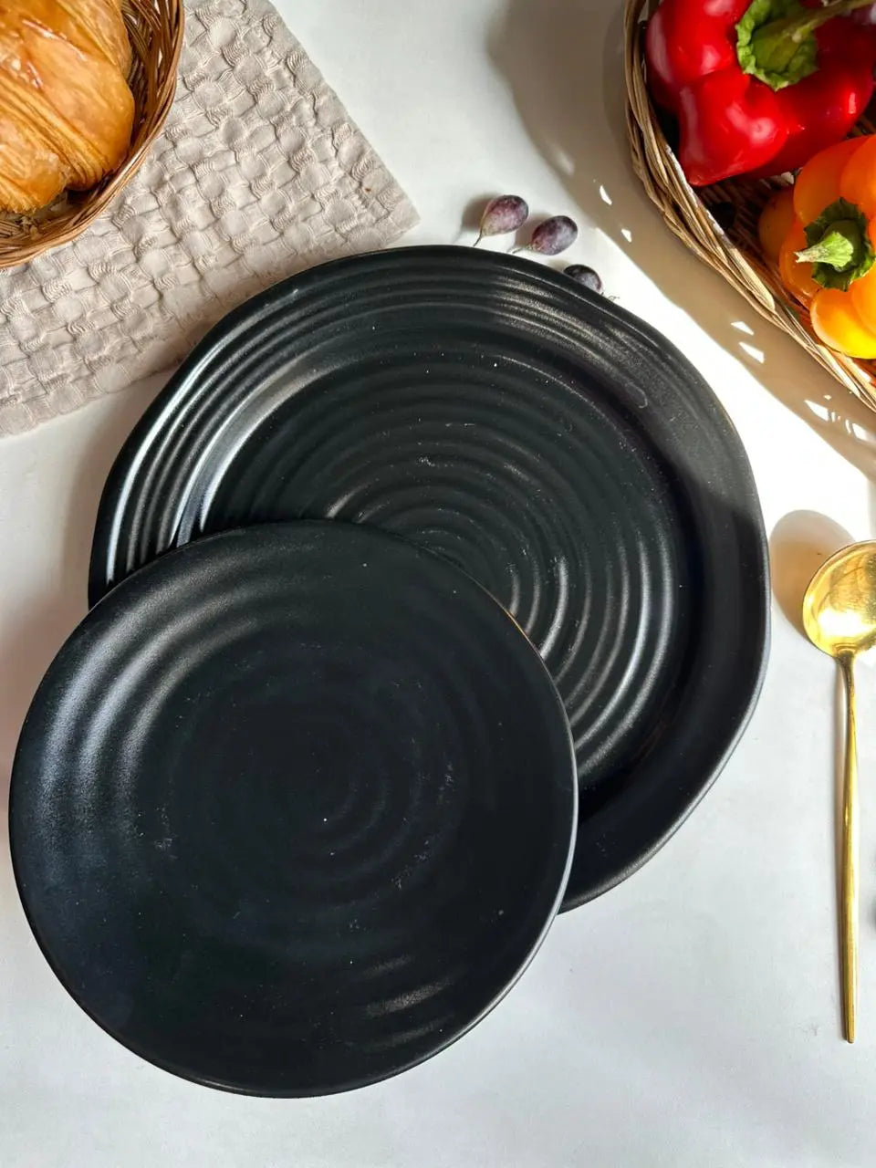 3D Black Spiral Plate - Set of 2 - The Home Palette - 1799.0 - Plate