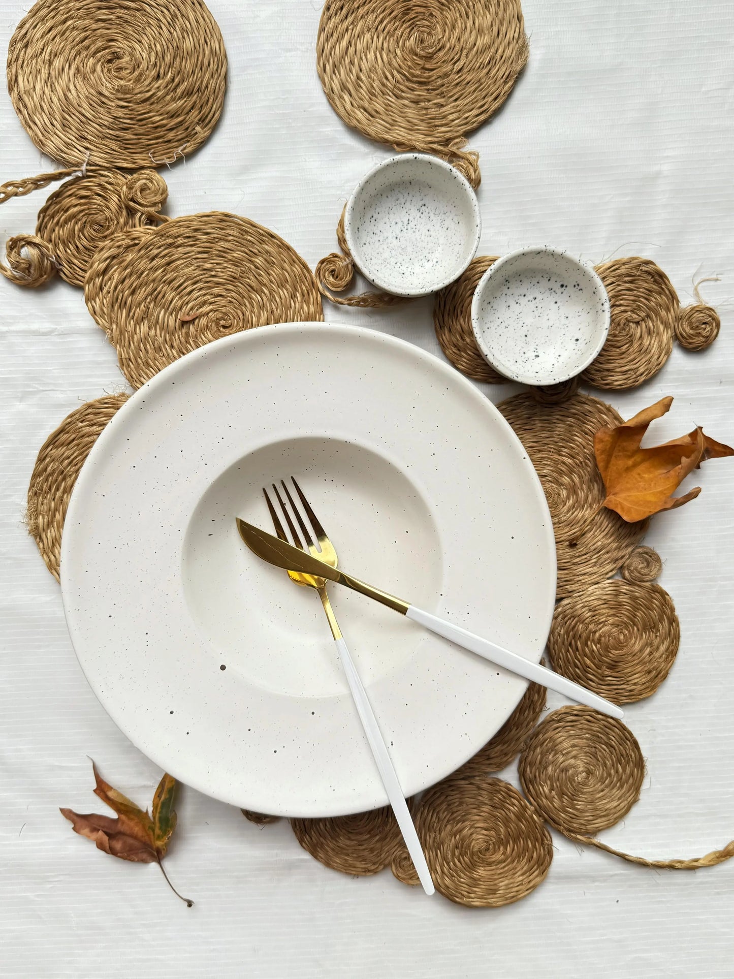 Golden White Cutlery Set - 24 Pcs