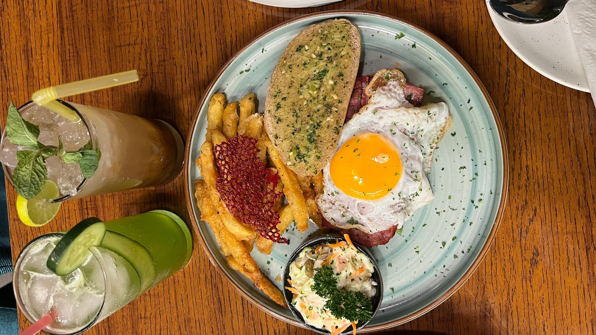 Breakfast, plated