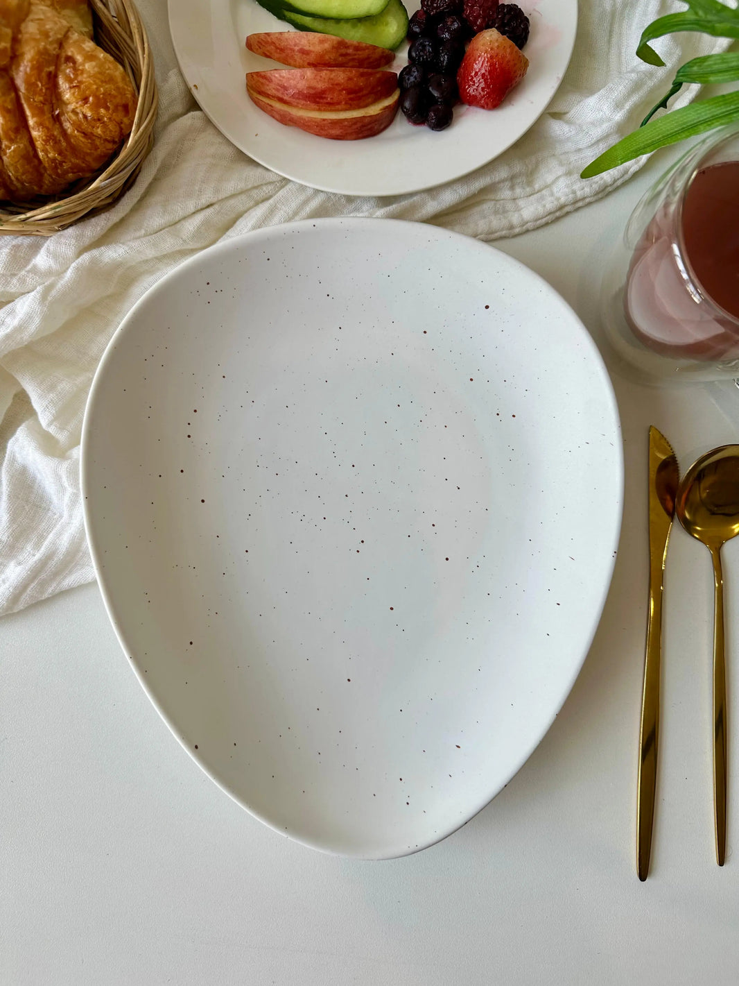 Ova Serving Dish