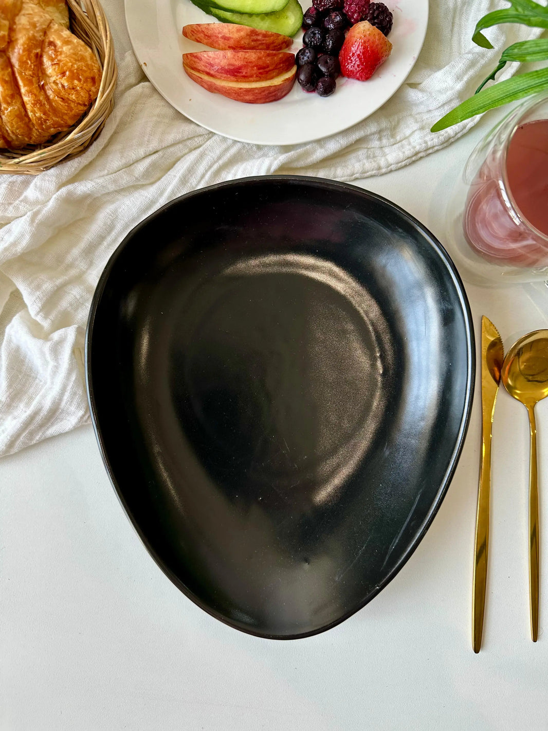 Ova Serving Dish